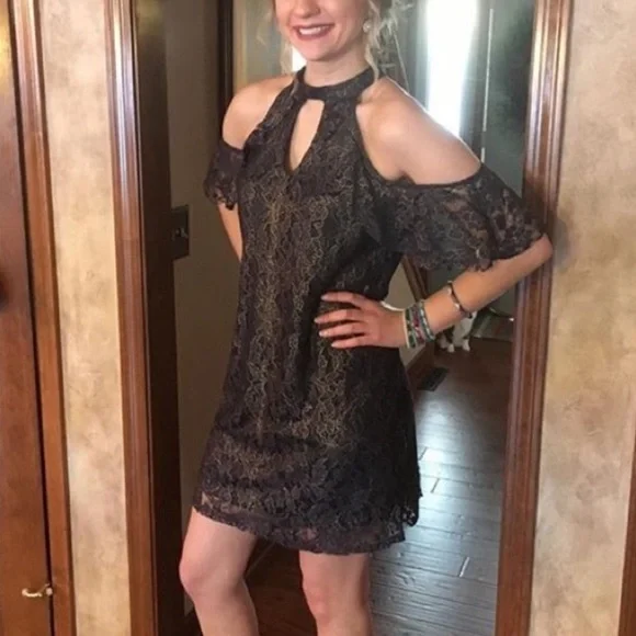 Francesca’s Navy and Gold Lace Cold Shoulder Midi Dress Large - Picture 12 of 12